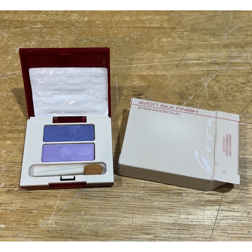Vintage Avon Silk Finish Eyeshadow‎ Duo Purple Banner Lively Lavender 10 oz. NOS